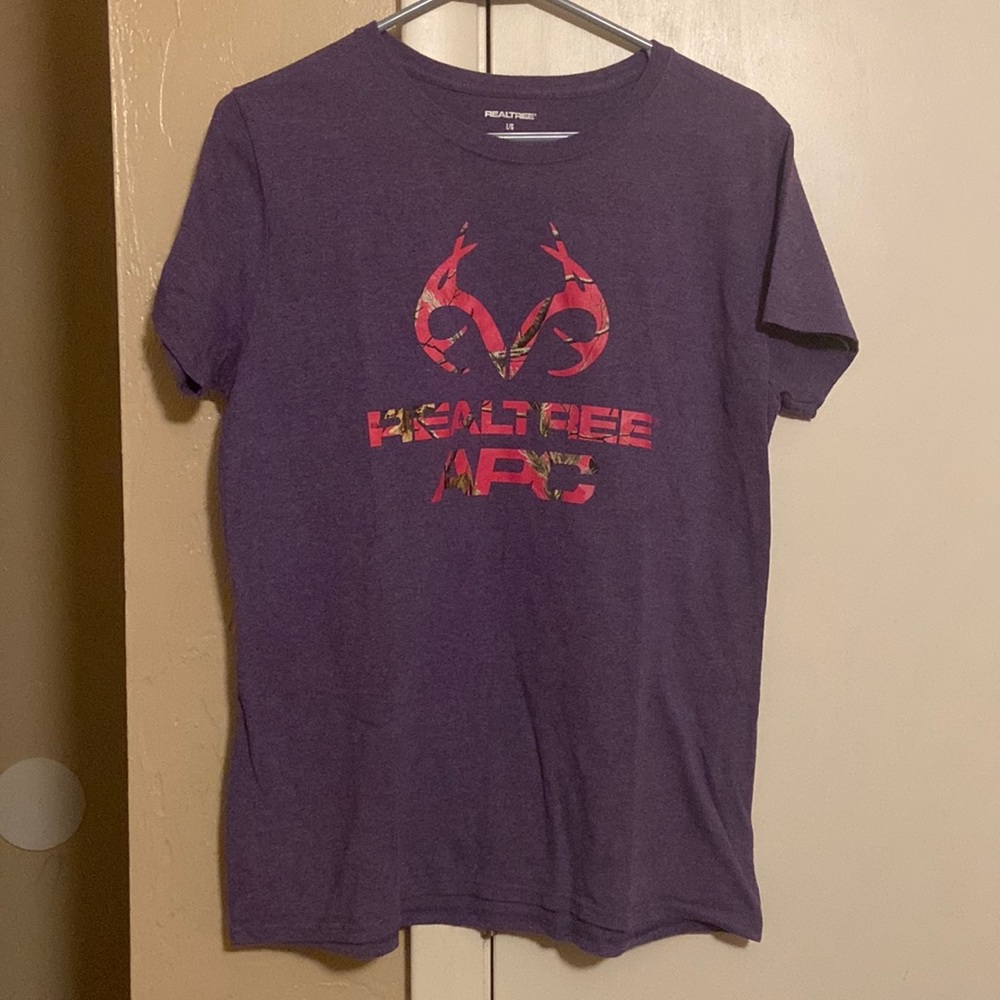 Realtree TShirt purple large